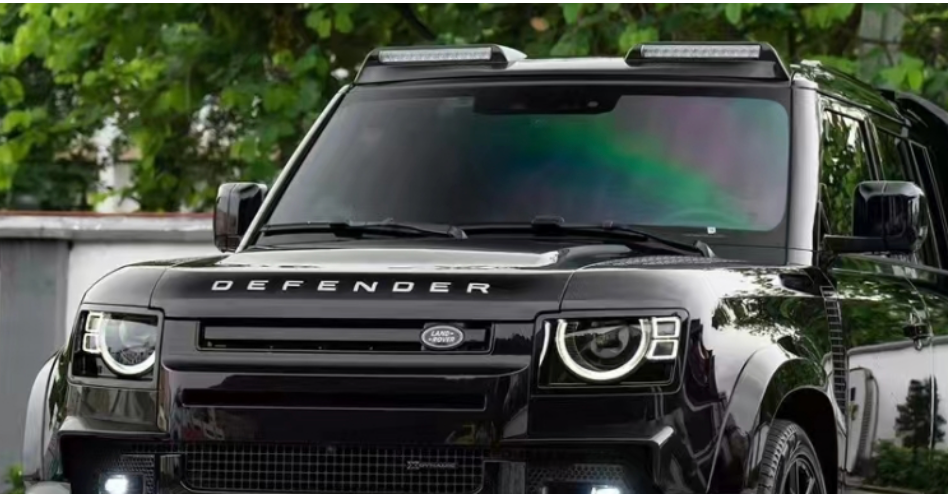 Land Rover Defender 90 110 130 Roof Light-Bar 4 LED 2020+