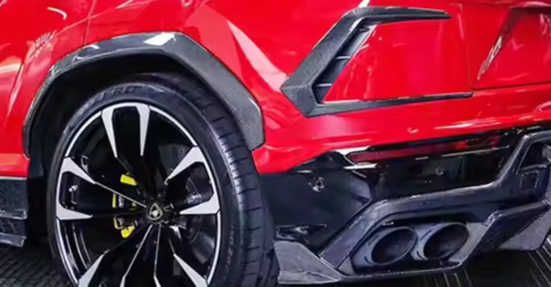 Lamborghini Urus Carbon Rear Bumper Canards (Dry Carbon)